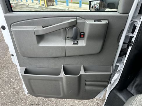 New 2024 Chevrolet Express 3500 Work Van w/ Power Convenience Package image 22