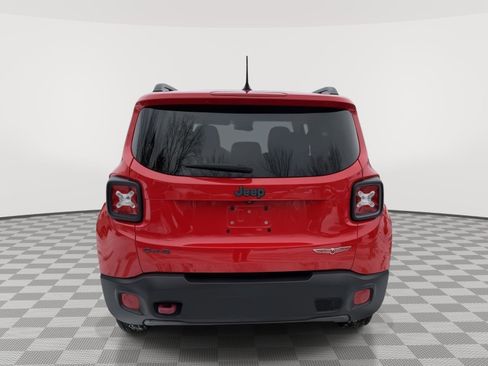 Used 2016 Jeep Renegade Trailhawk image 5