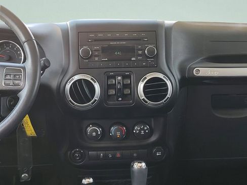Certified 2016 Jeep Wrangler Unlimited Sahara AWD/4WD image 13
