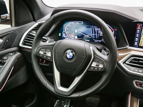 Used 2022 BMW X5 xDrive40i w/ Parking Assistance Package AWD/4WD image 17