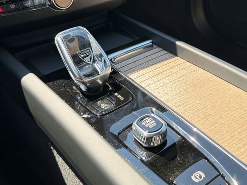 New 2026 Volvo XC60 T8 Plus w/ Protection Package Premier image 18