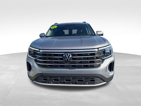 Used 2025 Volkswagen Atlas SE FWD image 9