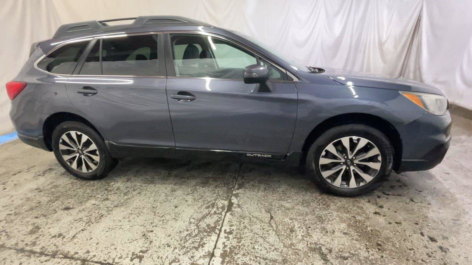 Used 2016 Subaru Outback 3.6R Limited AWD/4WD image 4