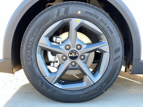 New 2026 Kia K4 LXS image 8