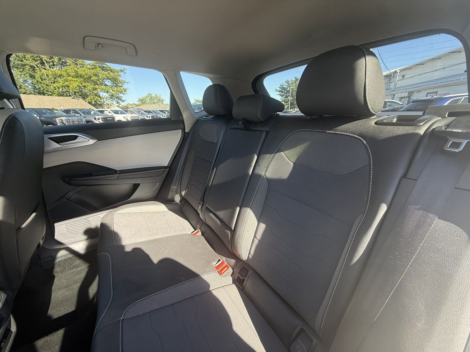 Used 2025 Volkswagen Taos SE AWD/4WD image 24