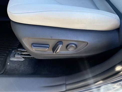 Used 2024 Toyota Grand Highlander XLE image 21