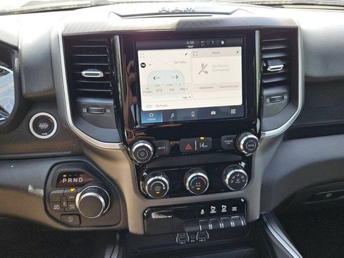 New 2026 RAM 1500 Express AWD/4WD image 17