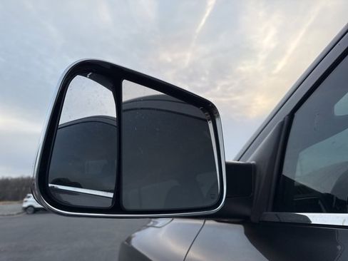 Used 2015 RAM 1500 Laramie w/ Convenience Group image 13