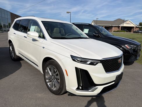 Used 2023 Cadillac XT6 Premium Luxury w/ LPO, Floor Liner Package AWD/4WD image 2