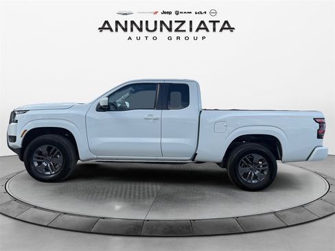 Certified 2025 Nissan Frontier SV image 2