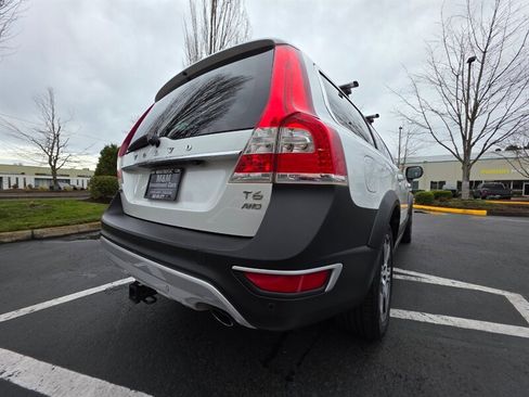 Used 2015 Volvo XC70 T6 Platinum w/ Protection Package image 12