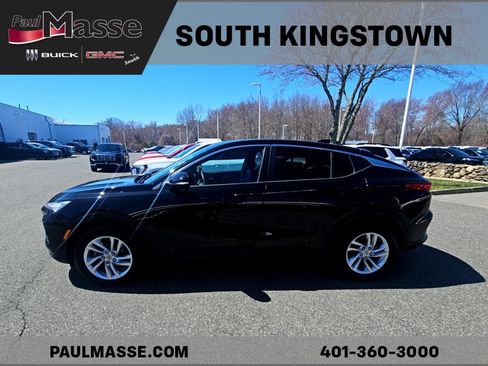 Used 2024 Buick Envista Preferred w/ Convenience I Package image 3