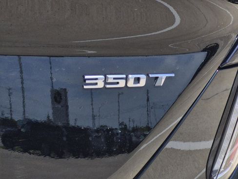 Used 2025 Cadillac CT4 Sport RWD image 8
