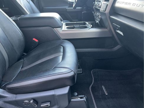 Used 2021 Ford F250 Platinum w/ FX4 Off-Road Package image 10