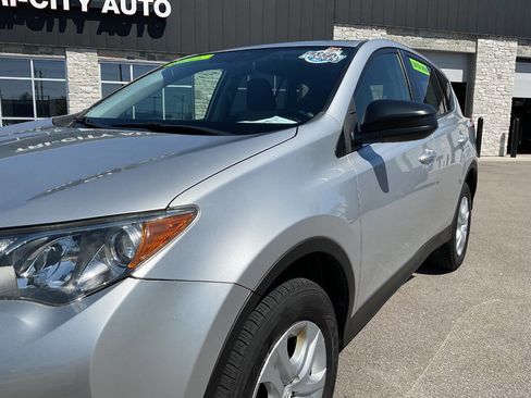 Used 2014 Toyota RAV4 LE FWD image 2