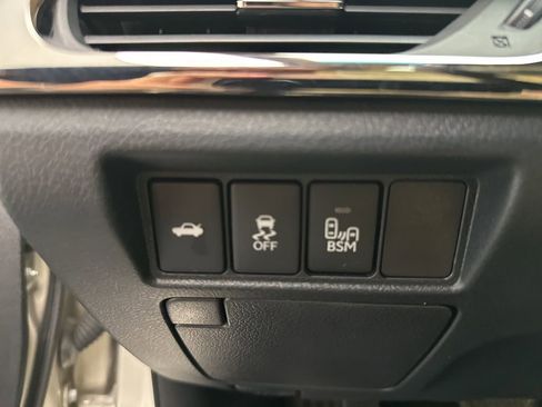 Used 2015 Toyota Avalon XLE Touring image 18