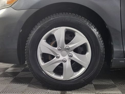Used 2011 Toyota Camry LE FWD image 21