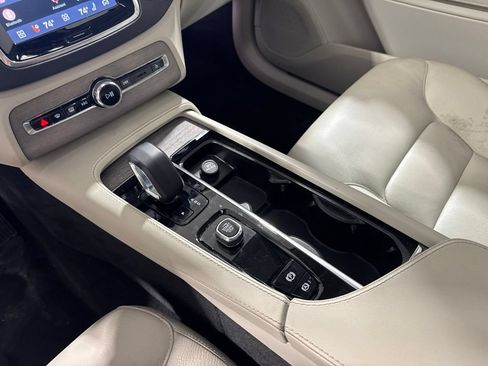 Used 2023 Volvo XC90 B5 Plus w/ Protection Package Premier AWD/4WD image 14