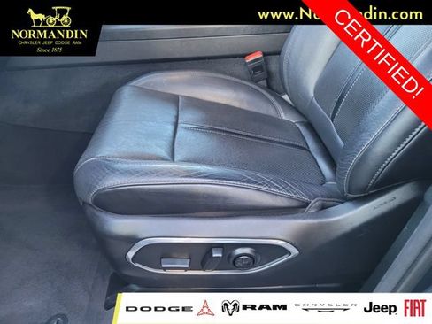 Certified 2024 Jeep Wagoneer Series II w/ Flexible Seating Group AWD/4WD image 16