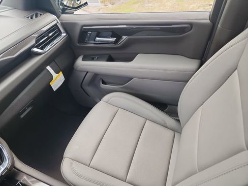 New 2026 GMC Yukon XL Elevation w/ Elevation Premium Package AWD/4WD image 17