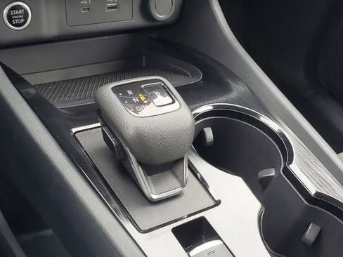 Used 2023 Nissan Rogue SV image 32