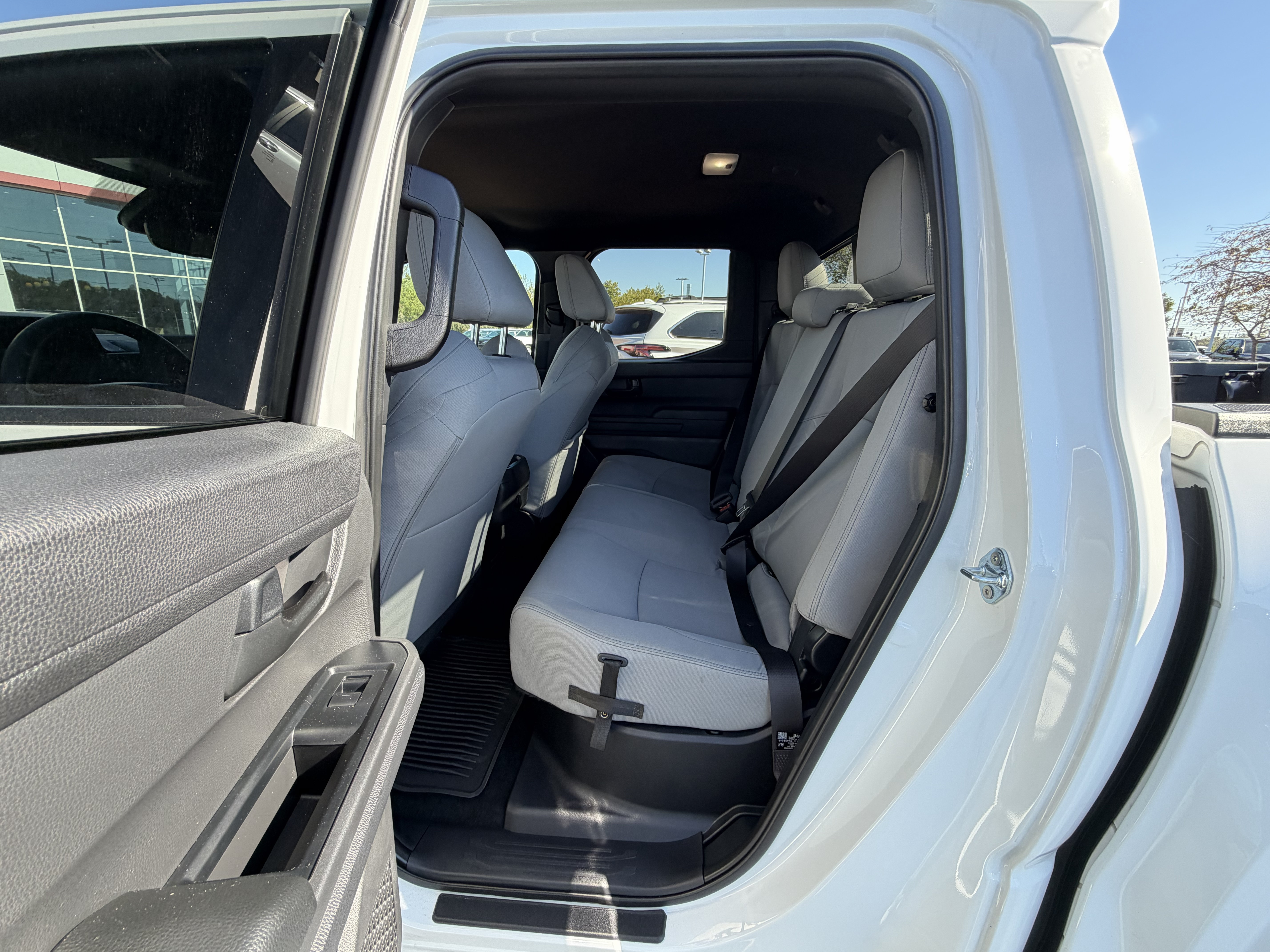 Certified 2025 Toyota Tacoma SR5 AWD/4WD image 14