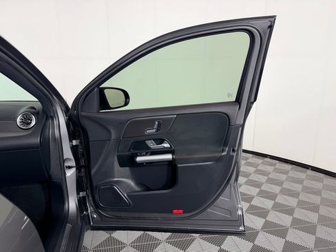 Used 2023 Mercedes-Benz GLA 250 image 35