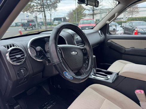 Used 2008 Ford Explorer Sport Trac XLT image 32