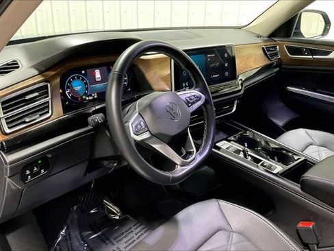 Used 2026 Volkswagen Atlas SE FWD image 14