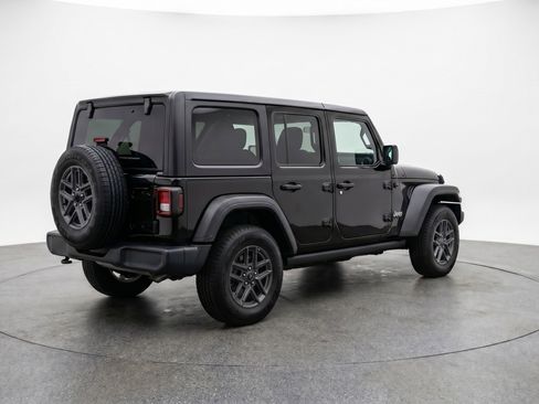 Used 2025 Jeep Wrangler Unlimited Sport AWD/4WD image 9