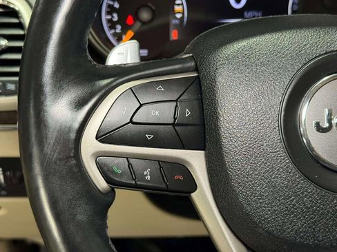 Used 2017 Jeep Grand Cherokee Limited image 11