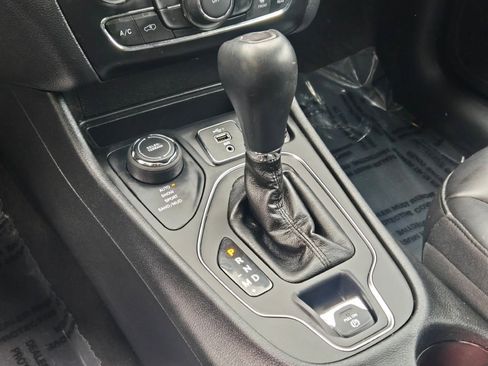 Used 2020 Jeep Cherokee Latitude Plus image 26