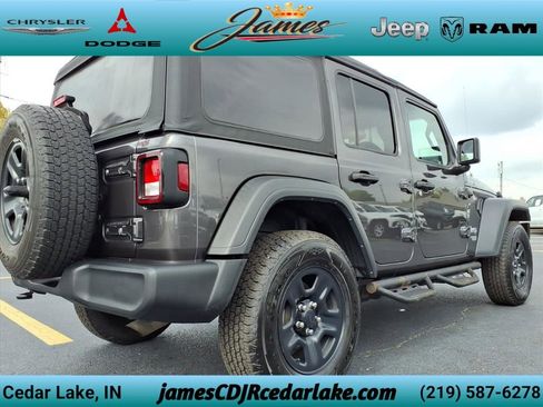 Used 2018 Jeep Wrangler Unlimited Sport AWD/4WD image 6
