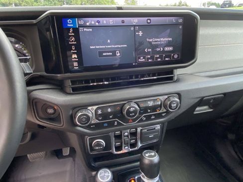 Used 2024 Jeep Wrangler Unlimited w/ Convenience Group AWD/4WD image 26