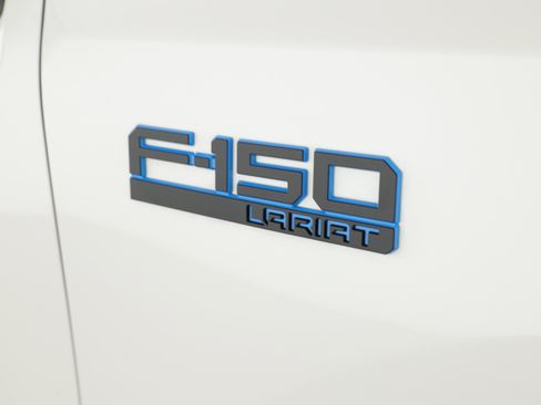 Used 2025 Ford F150 Lightning Lariat image 5