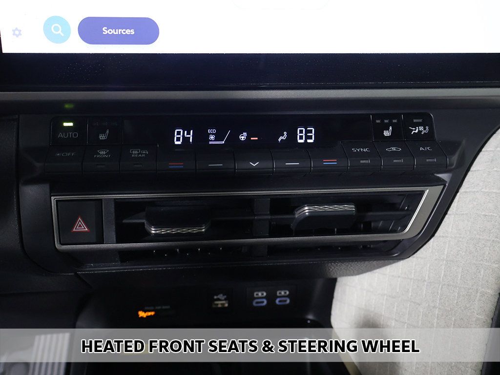 Used 2025 Toyota Camry XLE FWD image 6