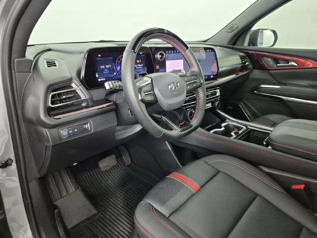 Used 2026 Chevrolet Traverse RS FWD image 17