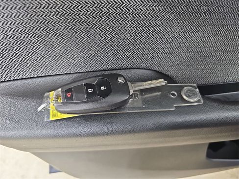 Used 2021 Chevrolet TrailBlazer LS image 39