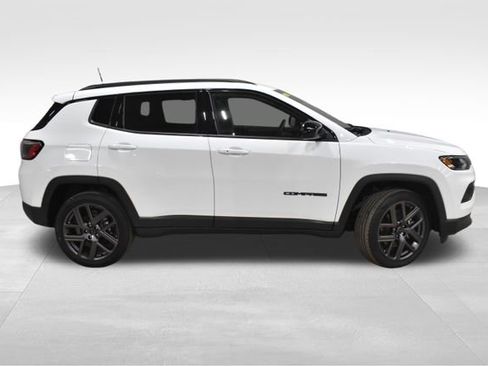 New 2026 Jeep Compass Latitude w/ Sun and Sound Group image 3