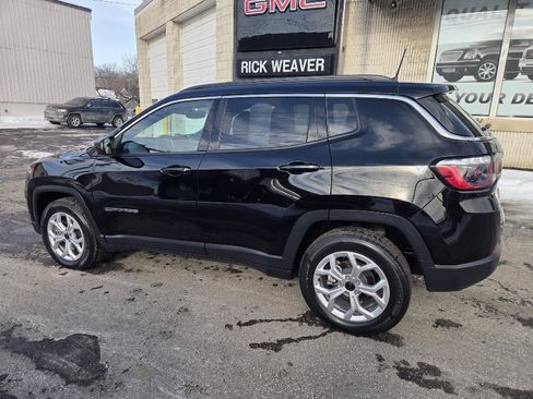 Used 2025 Jeep Compass Latitude image 5