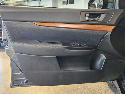 Used 2013 Subaru Outback 2.5i Limited w/ Moonroof Pkg AWD/4WD image 21