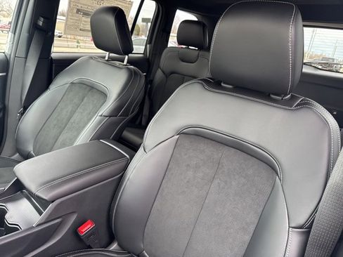 New 2026 Jeep Grand Cherokee Altitude image 11