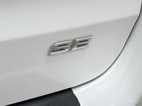 Used 2014 Toyota Sienna SE FWD image 30