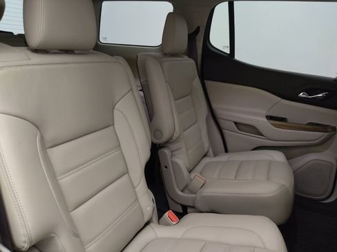 Used 2019 GMC Acadia Denali w/ Technology Package FWD image 19
