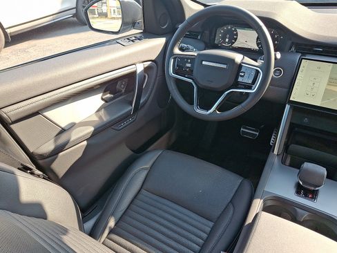 Used 2025 Land Rover Discovery Sport Dynamic SE AWD/4WD image 12