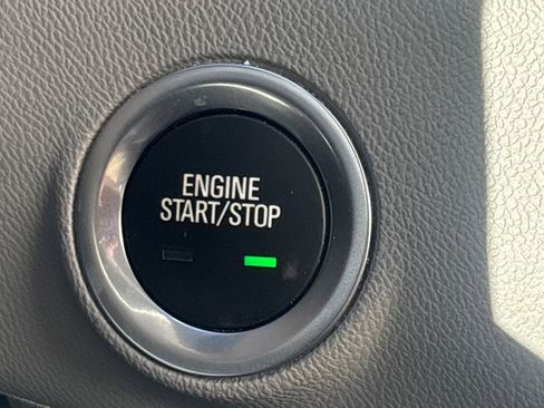 Used 2024 GMC Terrain SLT w/ Tech Package image 16