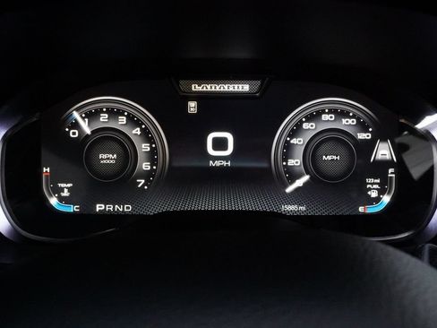 Used 2025 RAM 2500 Laramie AWD/4WD image 16