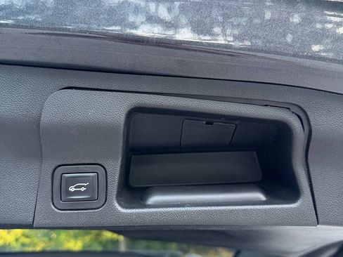 Used 2017 GMC Acadia SLT w/ LPO, Floor Liner Package AWD/4WD image 42