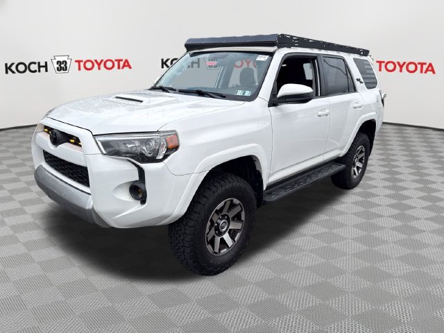 Used 2018 Toyota 4Runner TRD Off-Road AWD/4WD image 3