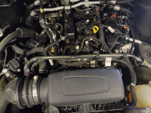 Used 2023 Ford Explorer XLT w/ Equipment Group 202A RWD image 30